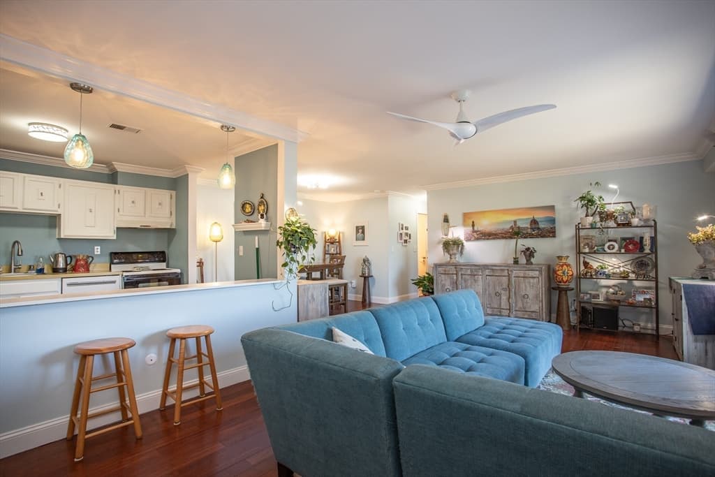 Condominium at 4700 N Main St # 1K, Fall River MA 02720, photo 3 of 18