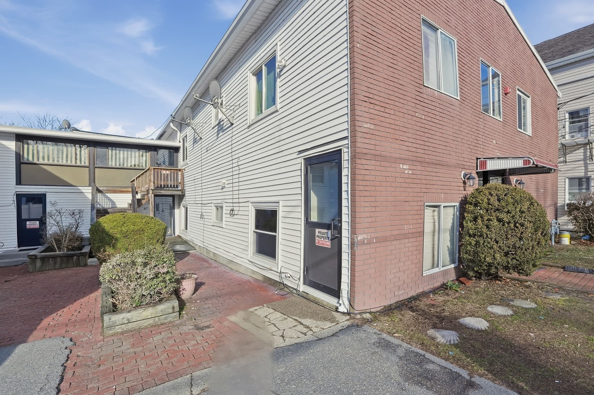 5+ Family - 5+ Units Up/Down at 99 Irving Street, Fall River MA 02723, photo 2 of 27