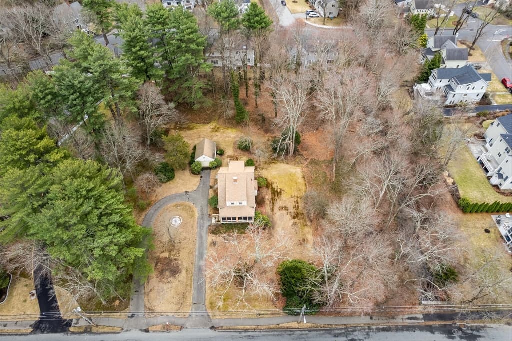 Single Family Residence at 53 Elmwood Rd, Wellesley MA 02481, photo 6 of 10