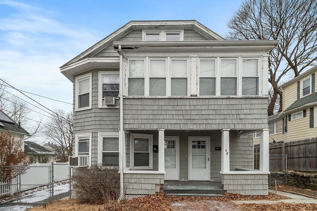 48 Saratoga St, Lynn MA 01902