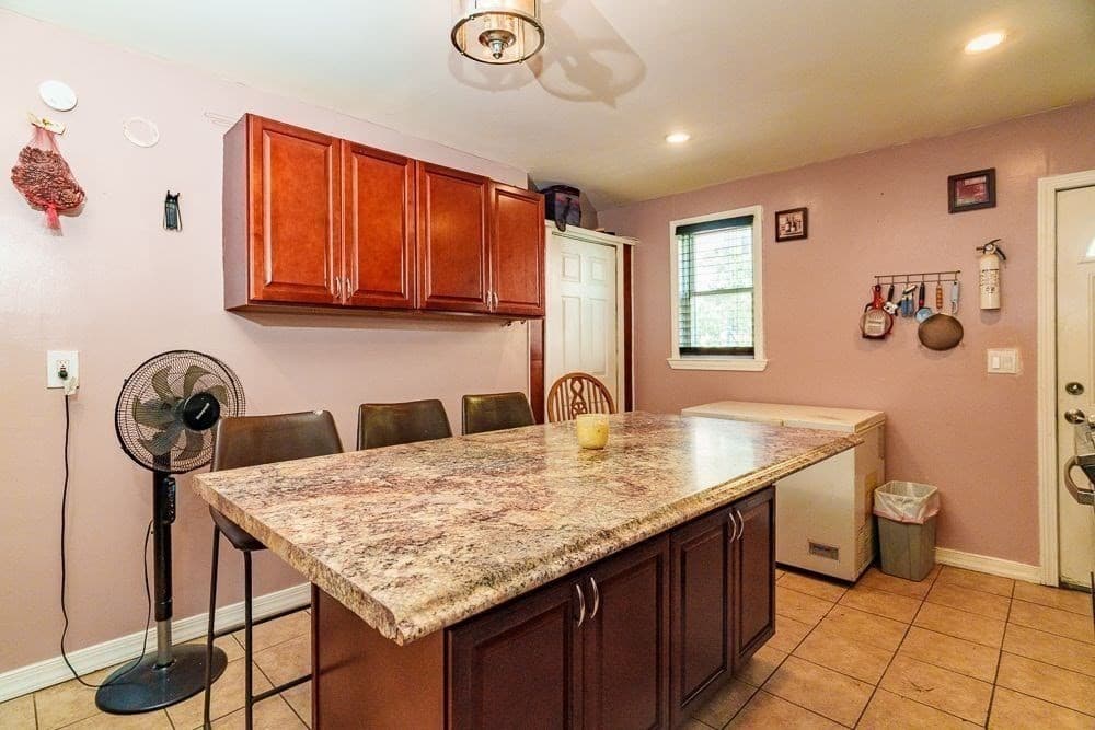 40 Baker Rd, Everett MA 02149 photo 11