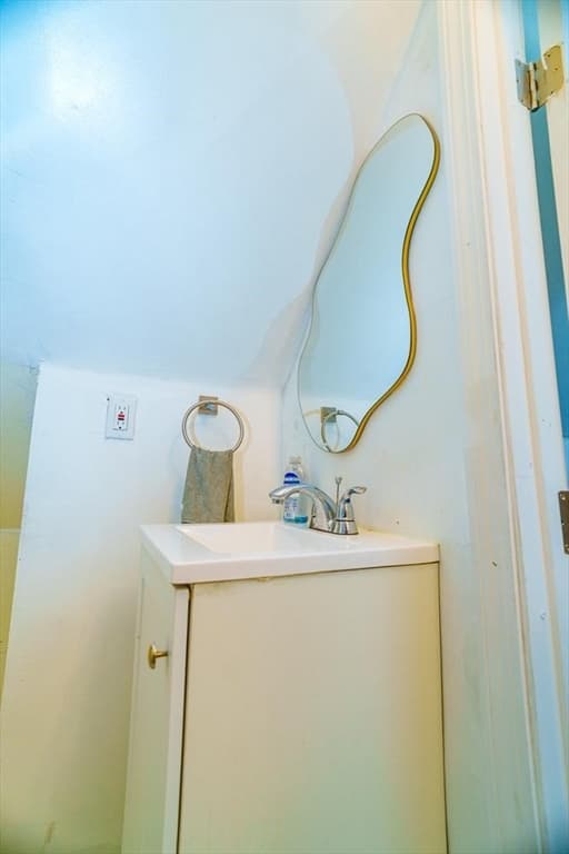 40 Baker Rd, Everett MA 02149 photo 39