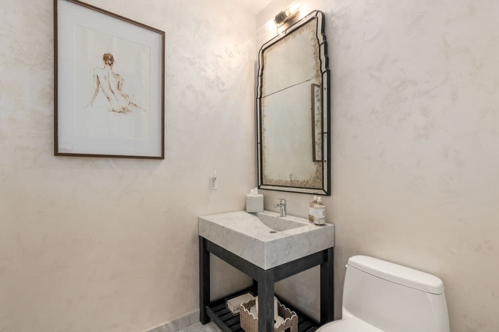 Condominium at 1 Franklin St # 4602, Boston MA 02110, photo 14 of 24