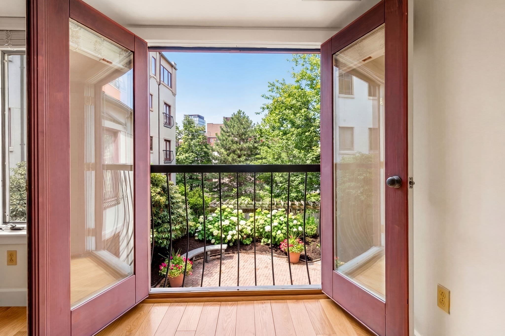 Condominium at 100 Fulton St # 3Q, Boston MA 02109, photo 2 of 25