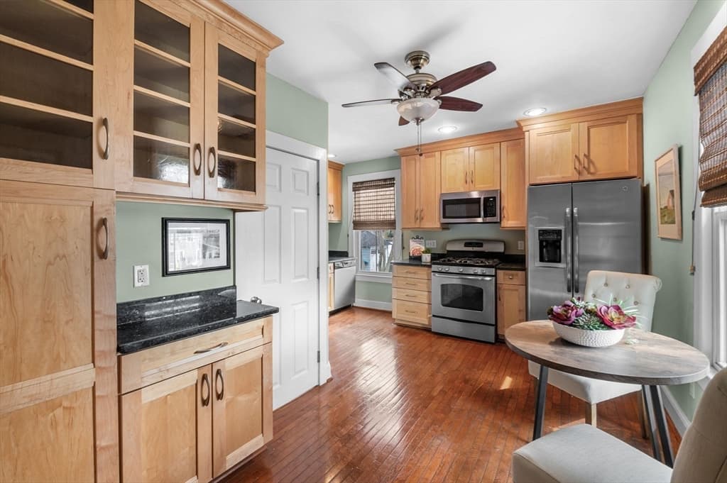 1 Maverick St # 2, Marblehead MA 01945 photo 10