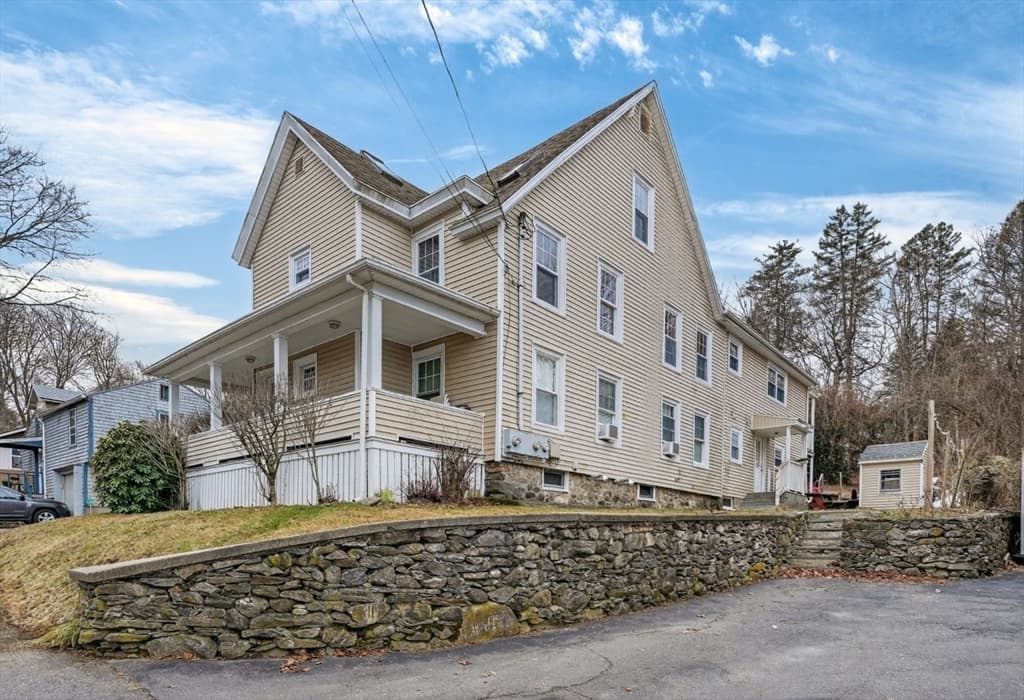 17 Mason St, Hudson MA 01749 photo 2