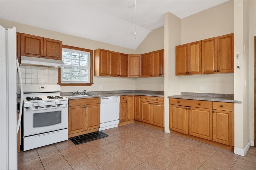 17 Mason St, Hudson MA 01749 photo 13