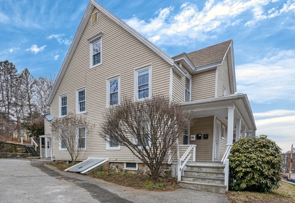 17 Mason St, Hudson MA 01749
