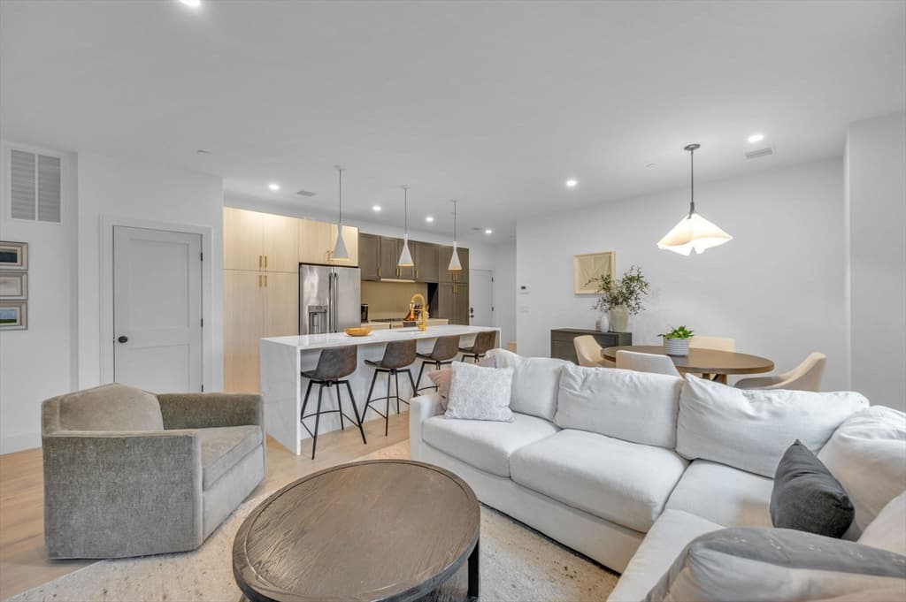 Condominium at 5245 Washington St # 5, Boston MA 02132, photo 13 of 37