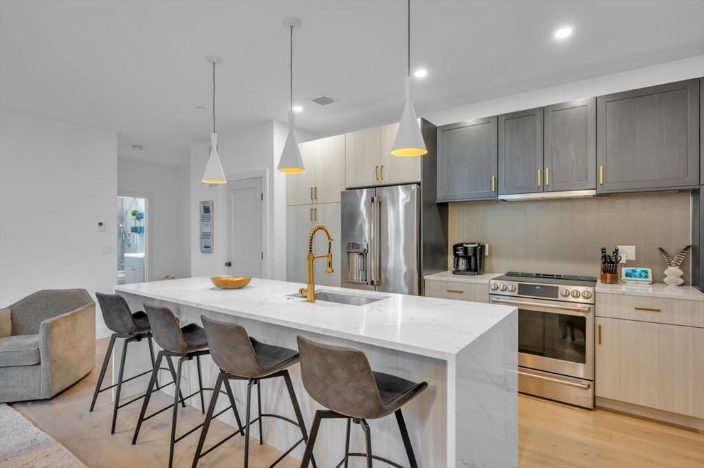 5245 Washington St # 5, Boston MA 02132