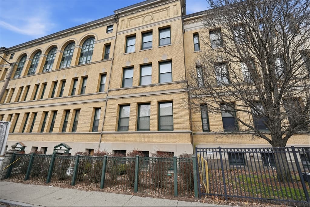 235 State St # 111, Springfield MA 01103 photo 27