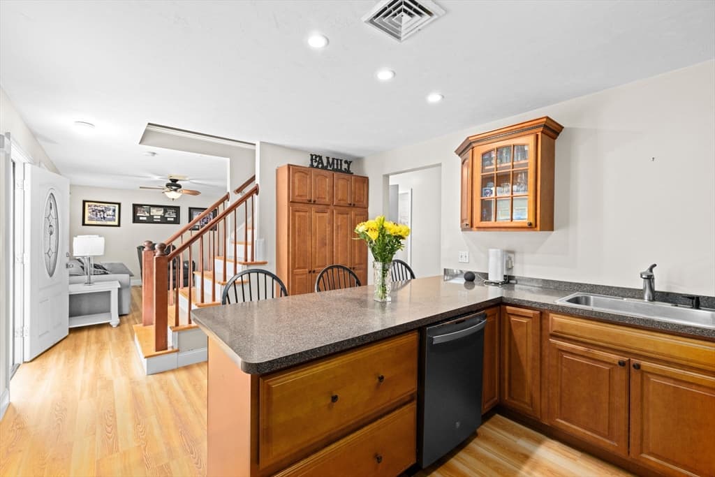 Multi Family at 2783 Cranberry Hwy, Wareham MA 02571, Wareham, photo 4 of 42