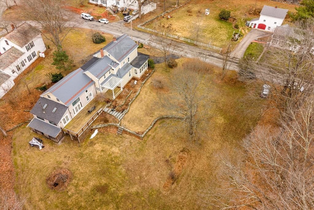 Single Family Residence at 14 Maple Street, Sturbridge MA 01566, Sturbridge, photo 6 of 37