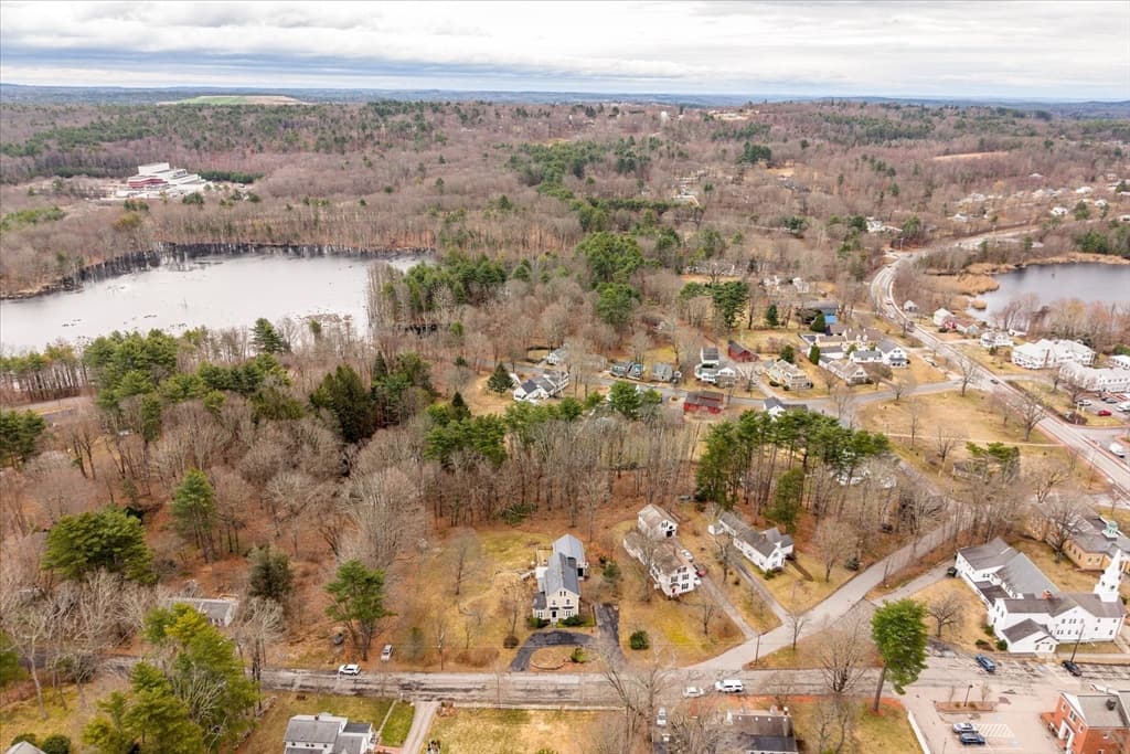 Single Family Residence at 14 Maple Street, Sturbridge MA 01566, Sturbridge, photo 7 of 37