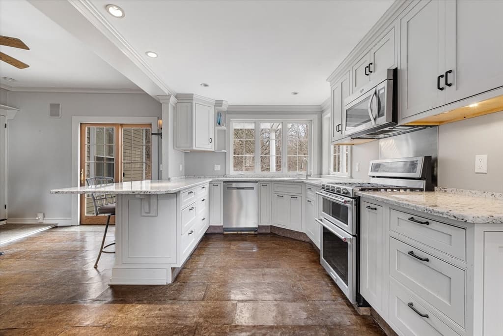Single Family Residence at 14 Maple Street, Sturbridge MA 01566, Sturbridge, photo 15 of 37