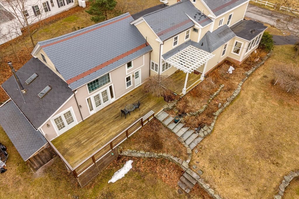 Single Family Residence at 14 Maple Street, Sturbridge MA 01566, Sturbridge, photo 4 of 37
