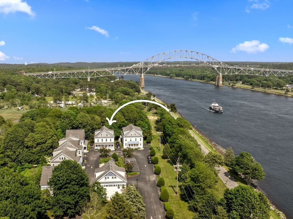 5 Honora Ln # 5, Bourne MA 02532