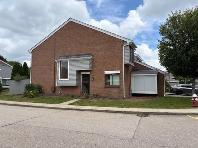 64 Laurelwood Dr # 64, Stoughton MA 02072