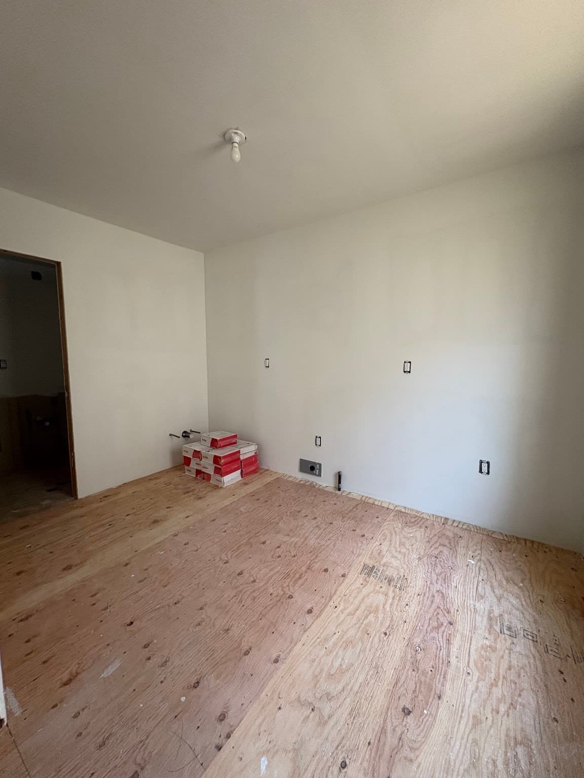 5-9 Family at 632 S East, Holyoke MA 01040, Holyoke, photo 7 of 22