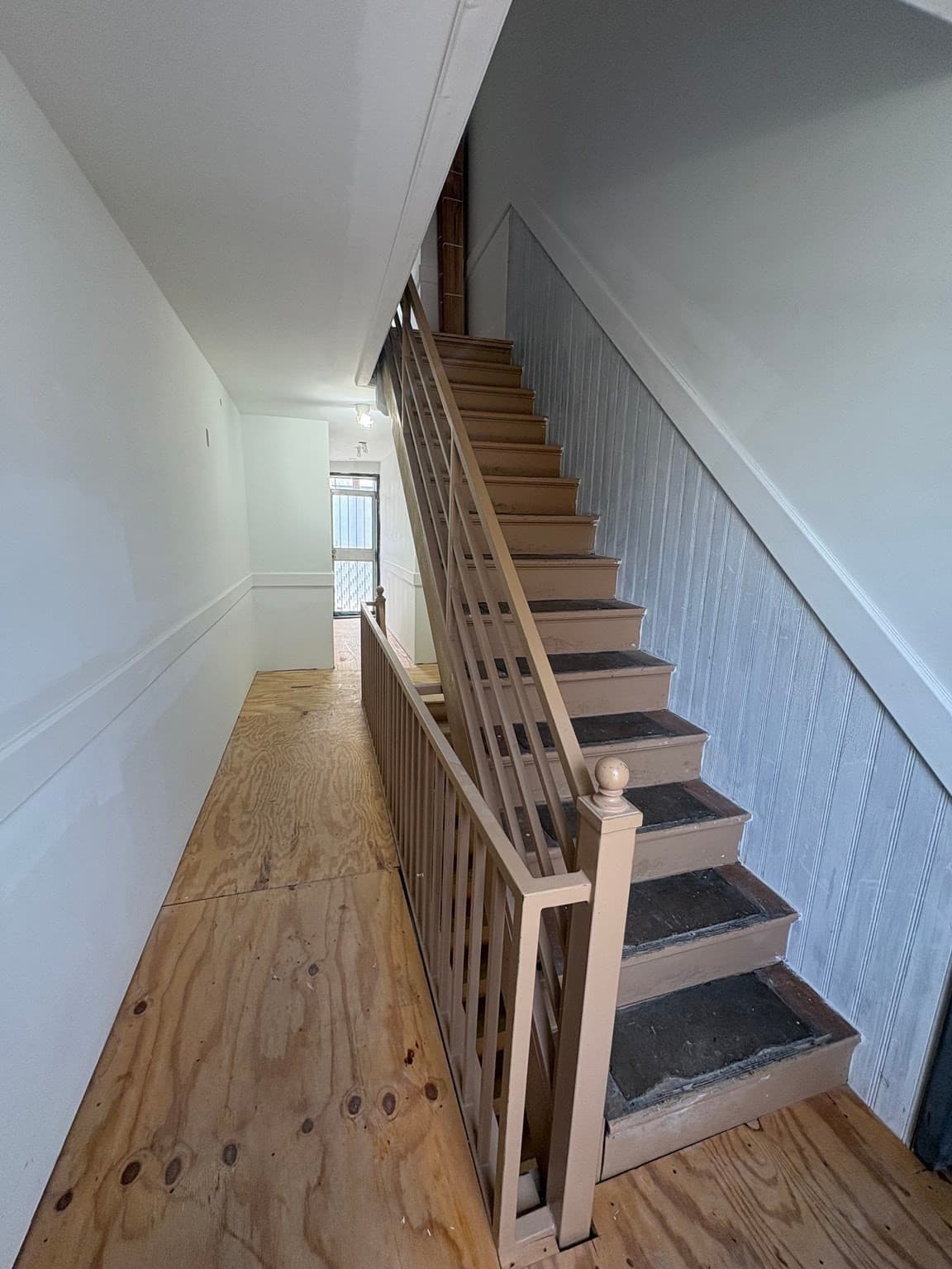 5-9 Family at 632 S East, Holyoke MA 01040, Holyoke, photo 3 of 22