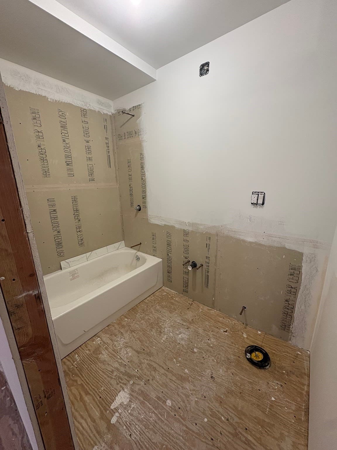 5-9 Family at 632 S East, Holyoke MA 01040, Holyoke, photo 11 of 22