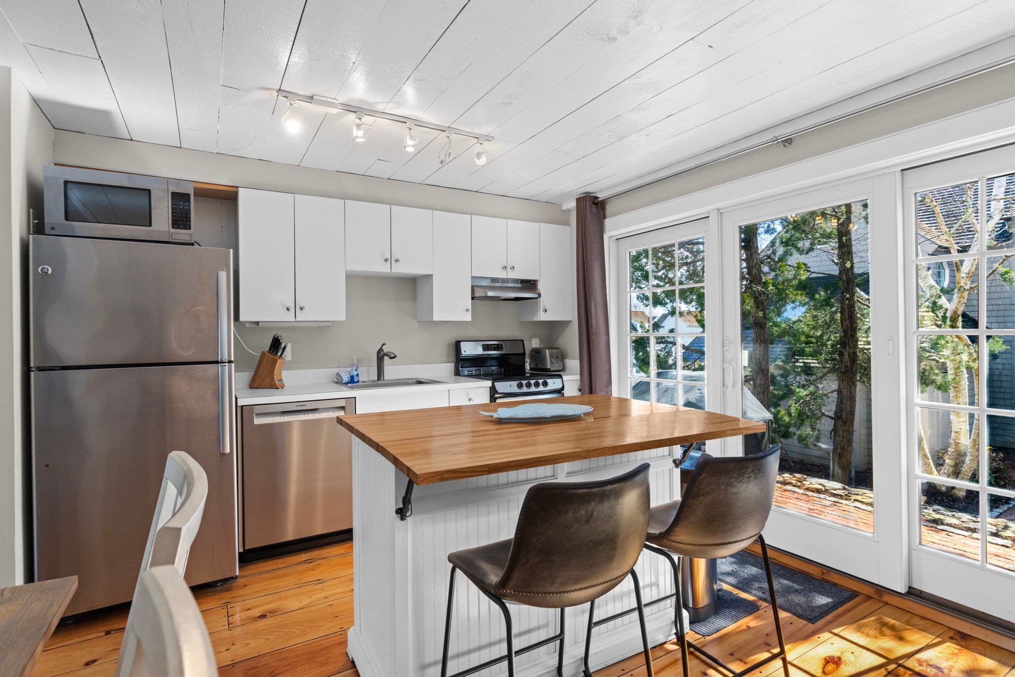 Condominium at 4 Hyannis Point Rd # 4, Mashpee MA 02649, photo 14 of 39