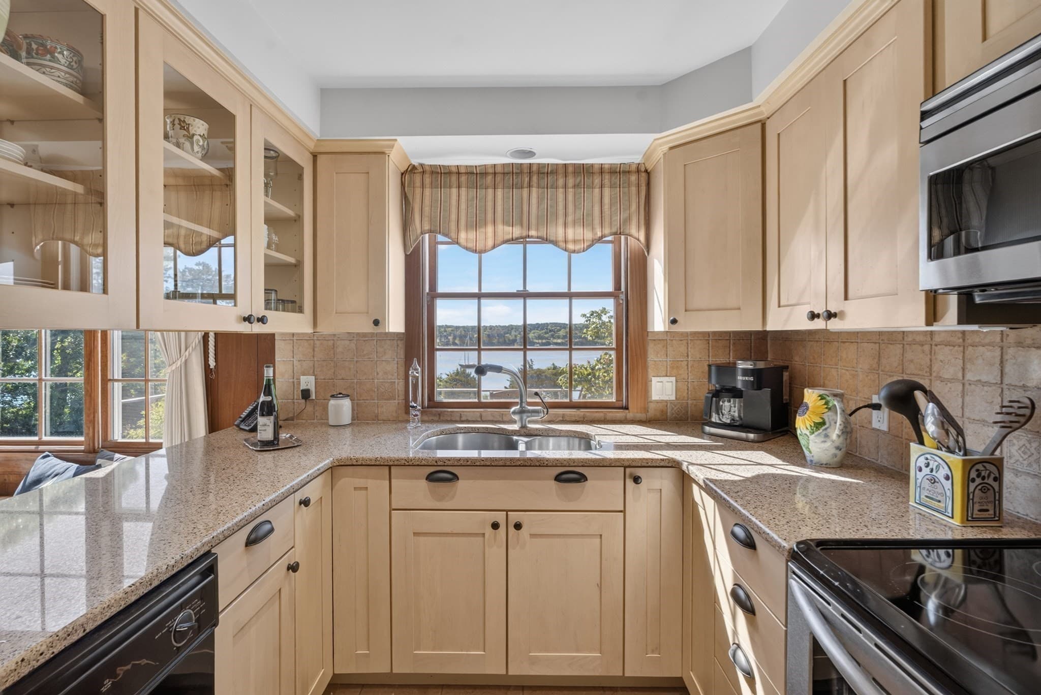 Single Family Residence at 94 Weaver Lane, Tisbury MA 02568, photo 12 of 37
