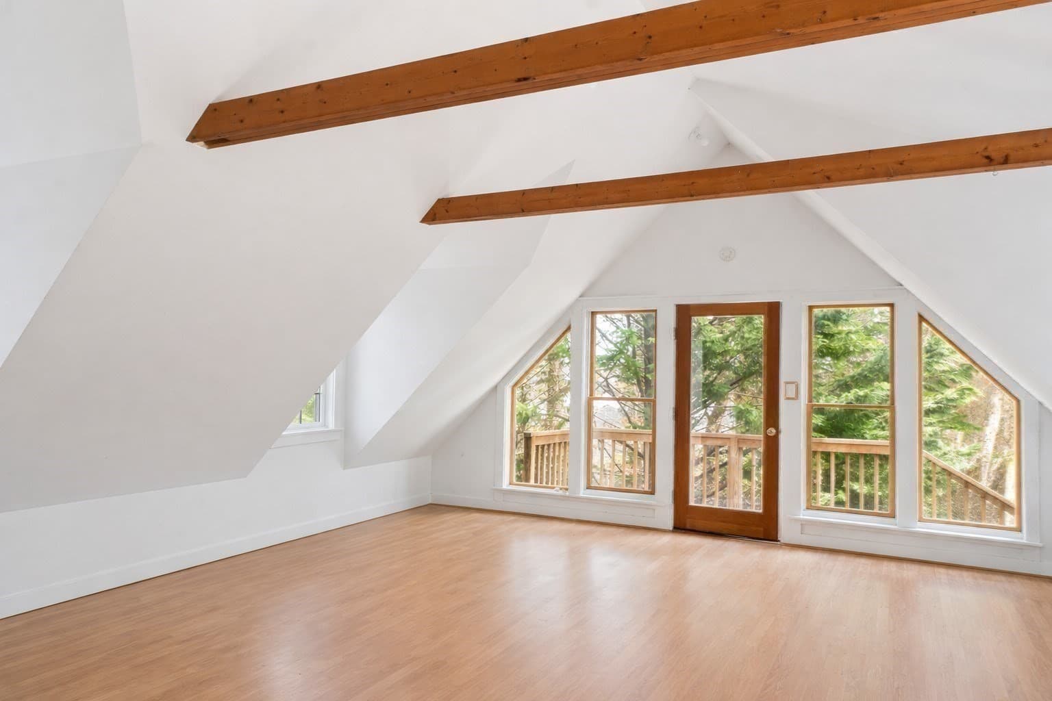 Single Family Residence at 94 Weaver Lane, Tisbury MA 02568, photo 32 of 37
