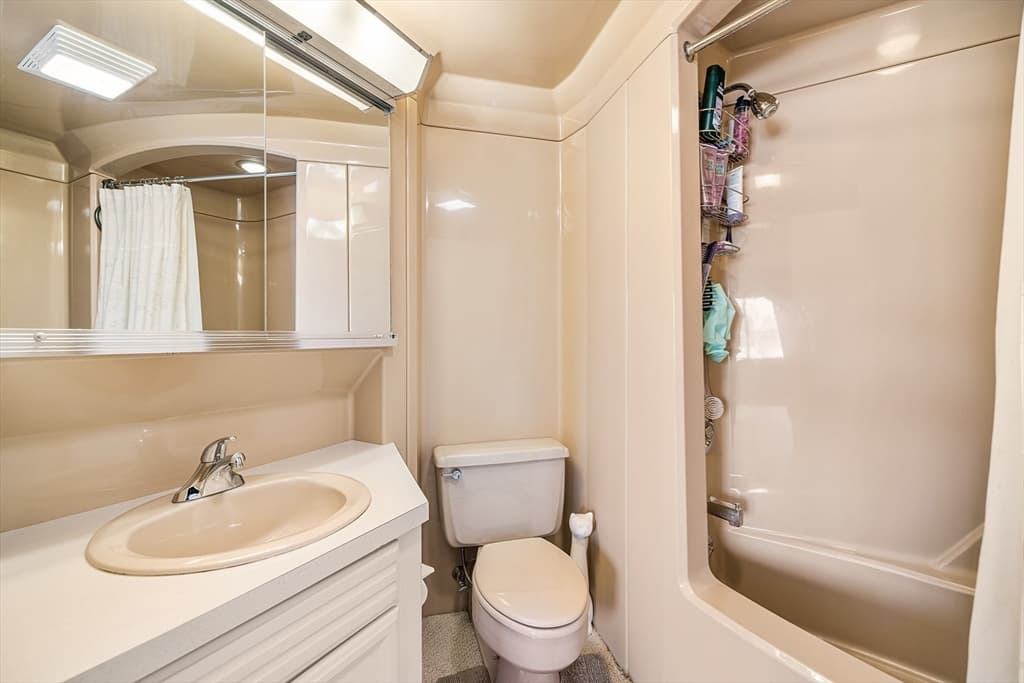 Condominium at 51 Broad Reach, Weymouth MA 02191, photo 16 of 32