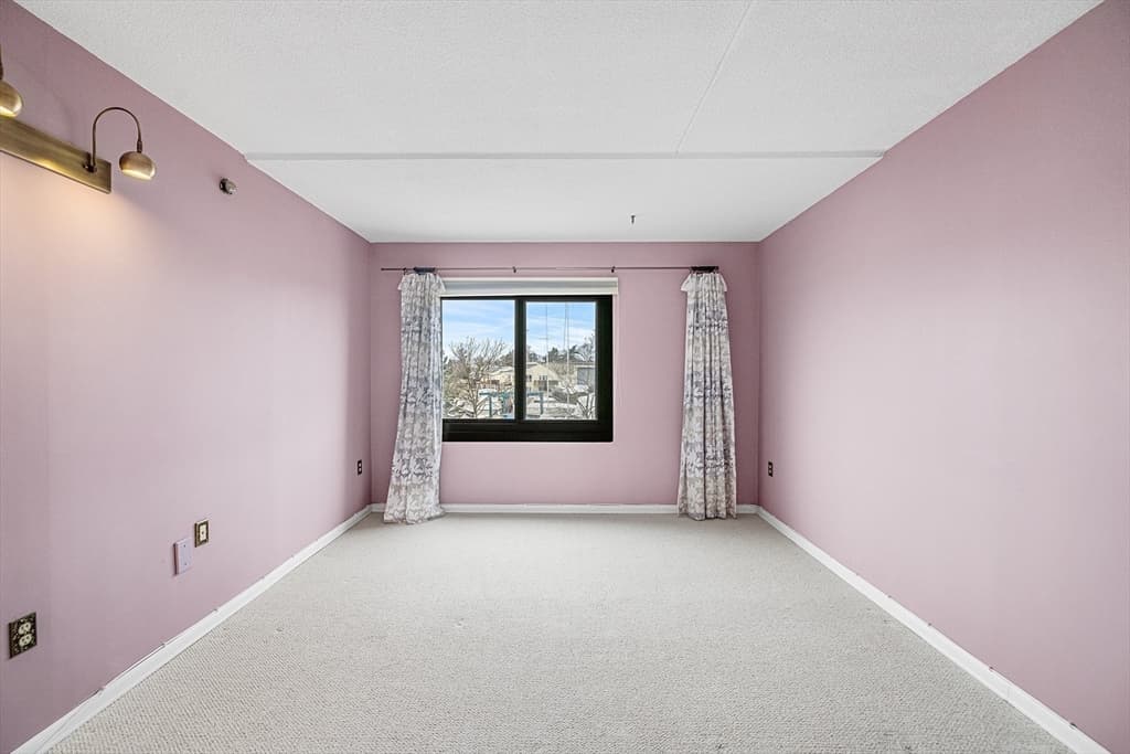 Condominium at 51 Broad Reach, Weymouth MA 02191, photo 14 of 32