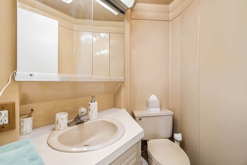 Condominium at 51 Broad Reach, Weymouth MA 02191, photo 11 of 32
