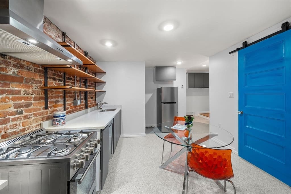 Condominium at 26 Unity St # 1, Boston MA 02113, photo 6 of 27