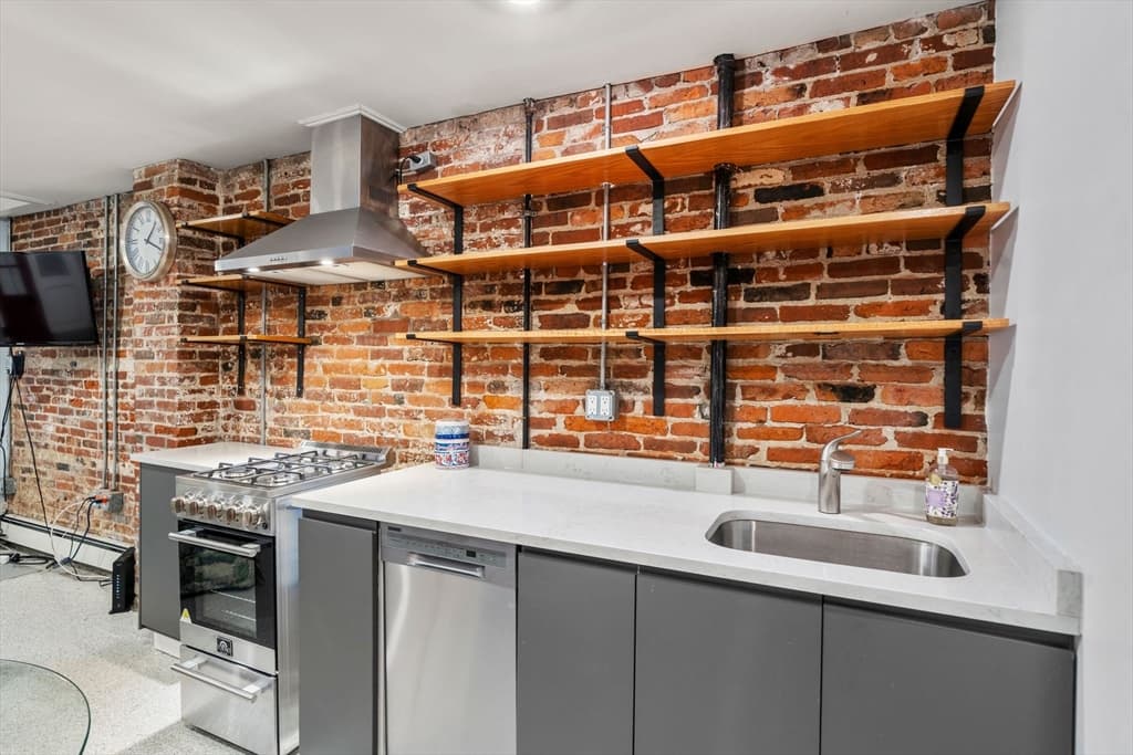 Condominium at 26 Unity St # 1, Boston MA 02113, photo 3 of 27