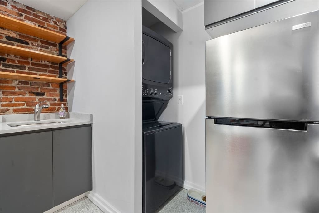 Condominium at 26 Unity St # 1, Boston MA 02113, photo 5 of 27