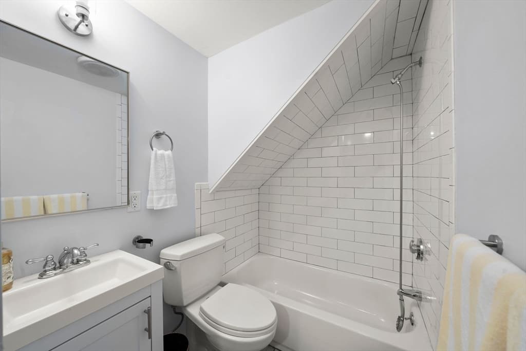 Condominium at 26 Unity St # 1, Boston MA 02113, photo 20 of 27