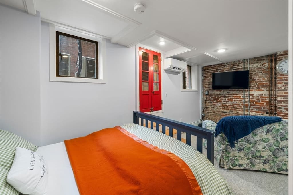 Condominium at 26 Unity St # 1, Boston MA 02113, photo 18 of 27
