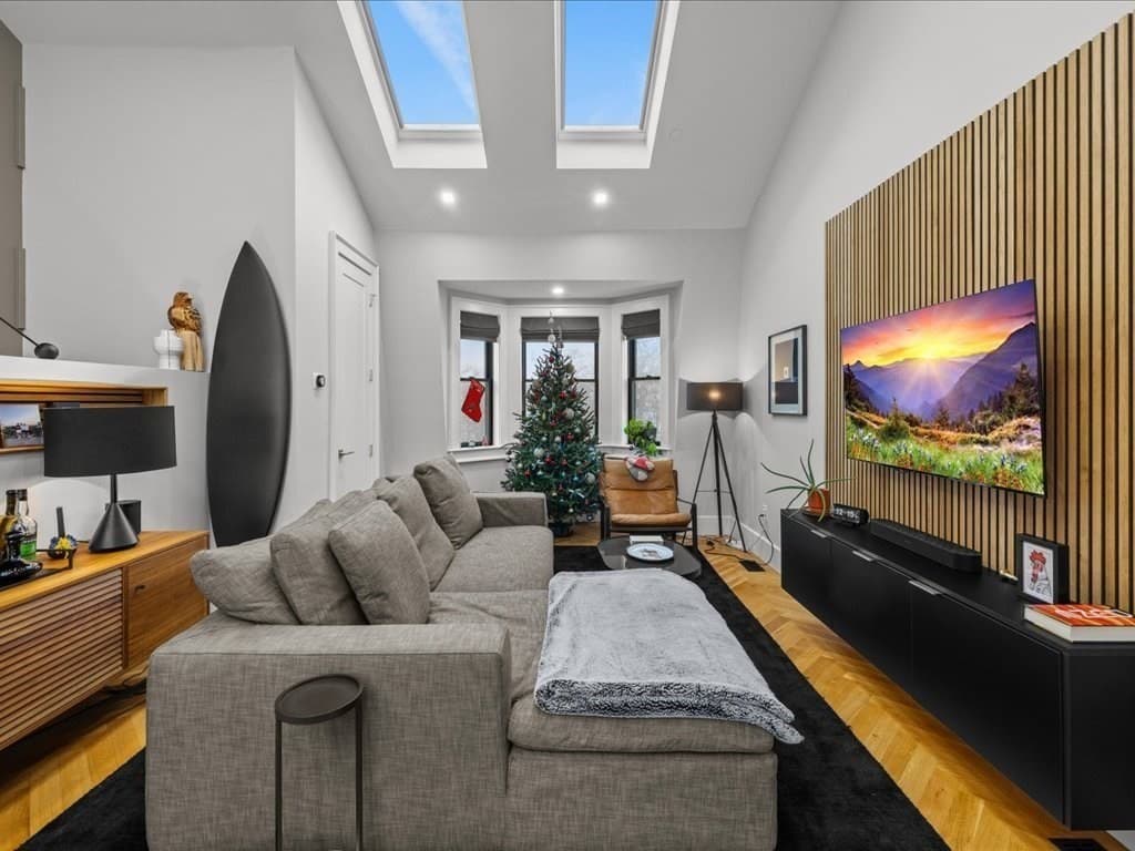 Condominium at 760 E Broadway, Boston MA 02127, photo 5 of 39