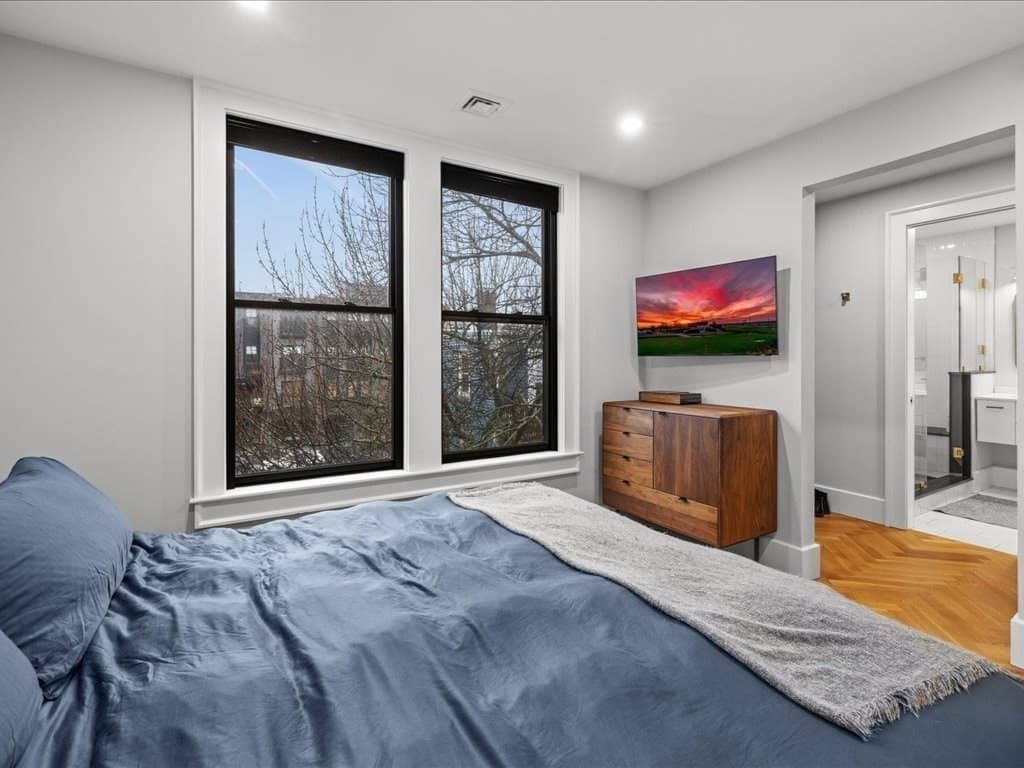 Condominium at 760 E Broadway, Boston MA 02127, photo 20 of 39