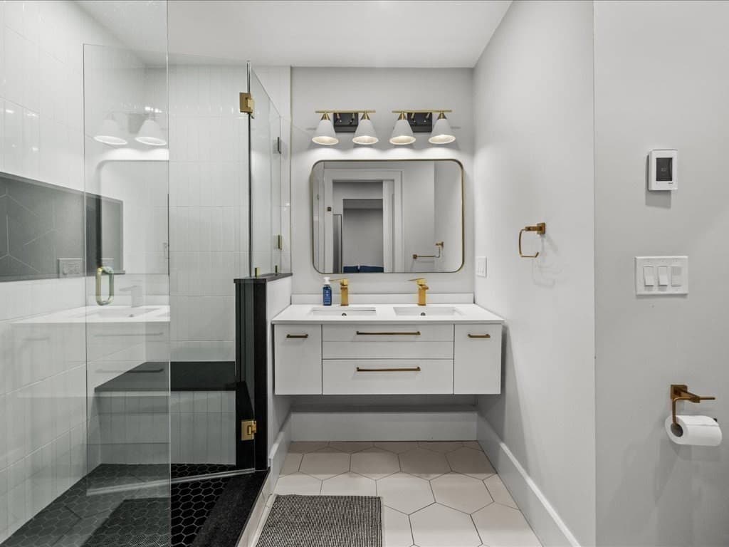 Condominium at 760 E Broadway, Boston MA 02127, photo 24 of 39