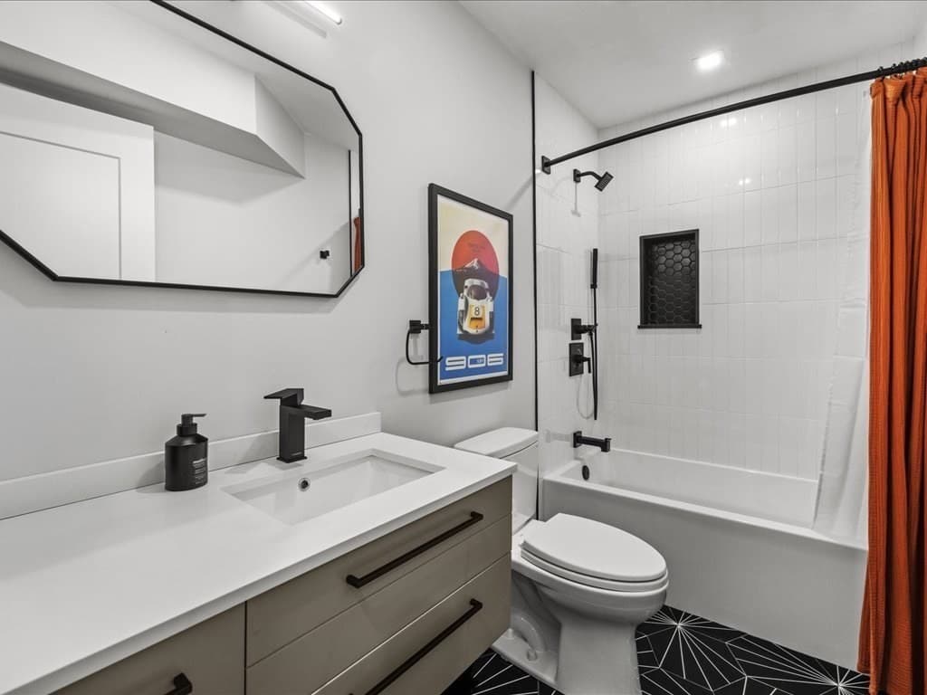 Condominium at 760 E Broadway, Boston MA 02127, photo 34 of 39