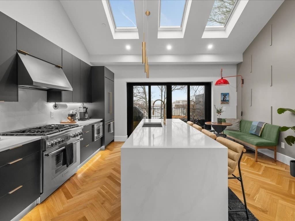 Condominium at 760 E Broadway, Boston MA 02127, photo 10 of 39