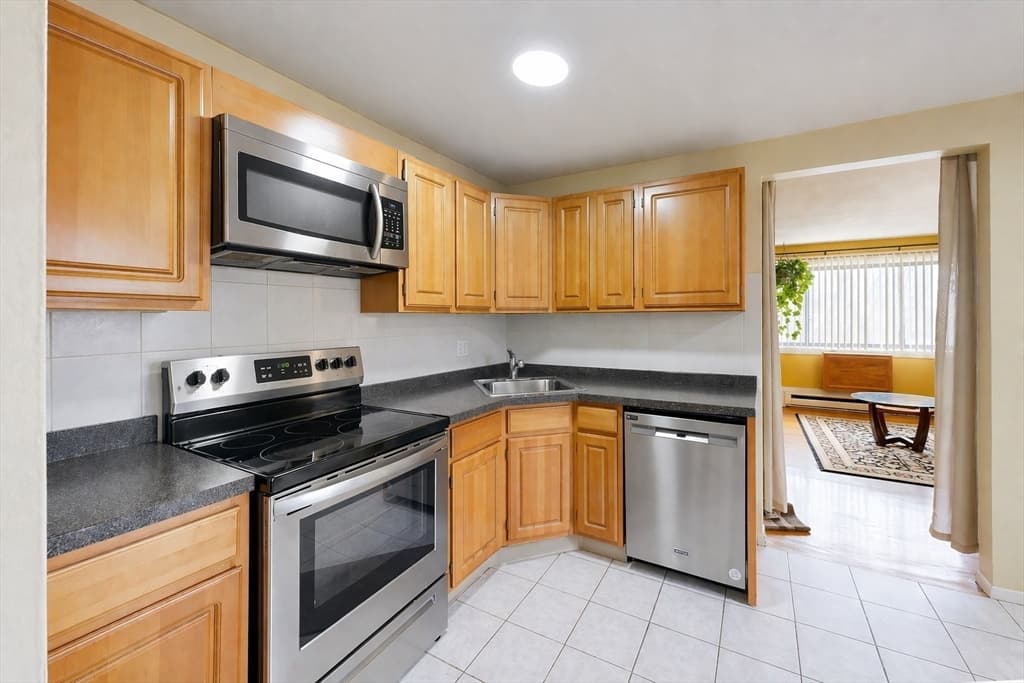138 Ballou Ave # 3A, Boston MA 02124