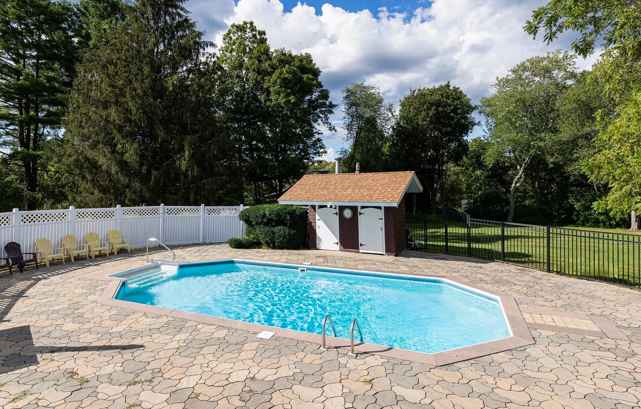 Single Family Residence at 27 Old Upton Rd, Grafton MA 01519, photo 7 of 41