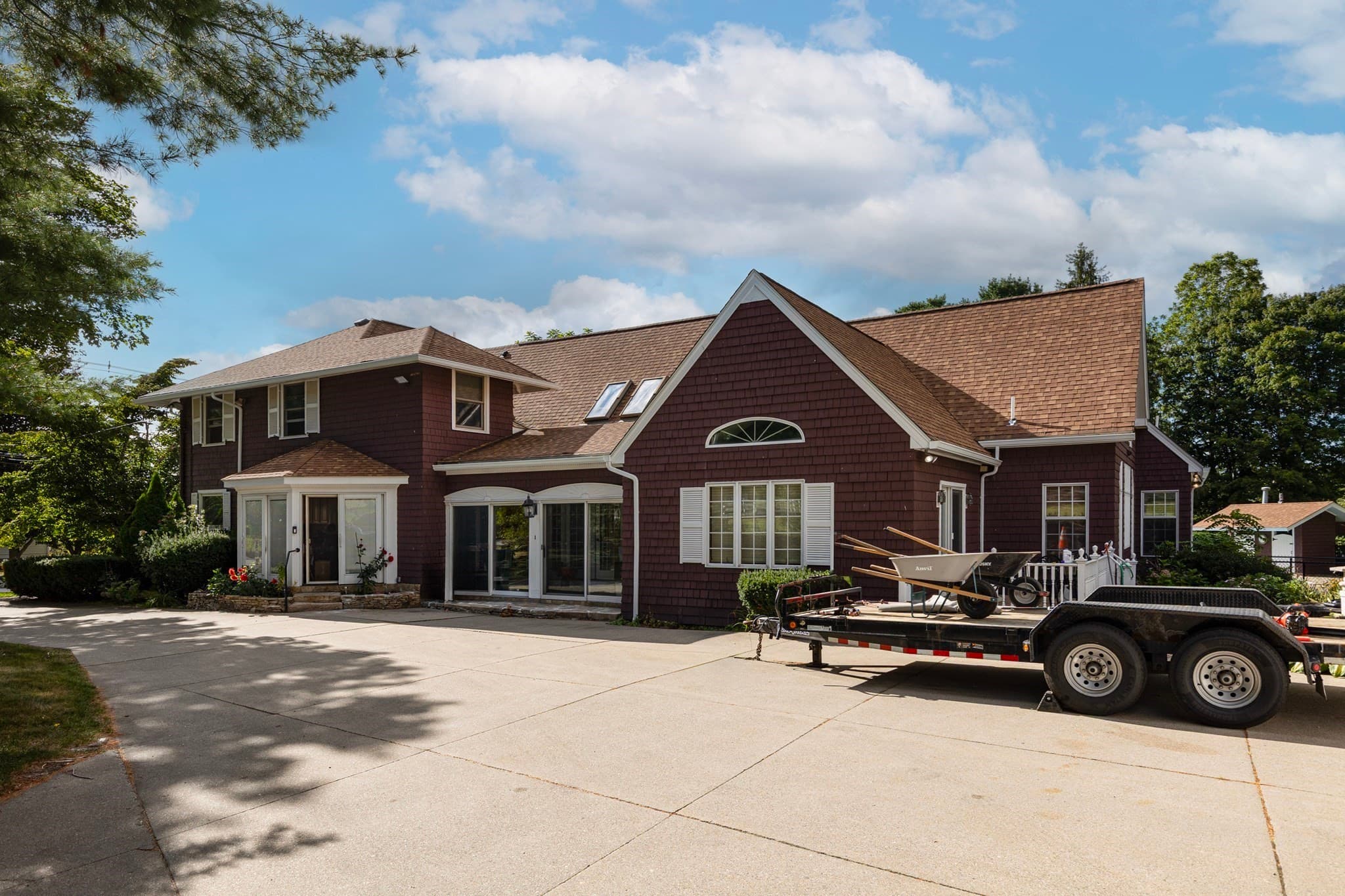 Single Family Residence at 27 Old Upton Rd, Grafton MA 01519, photo 3 of 41