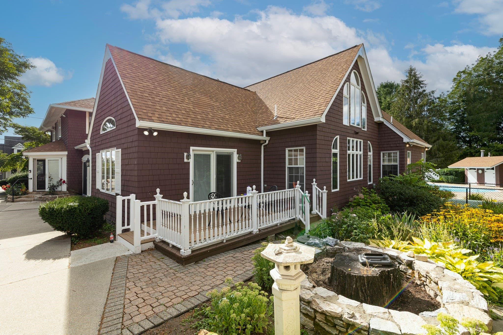 Single Family Residence at 27 Old Upton Rd, Grafton MA 01519, photo 4 of 41