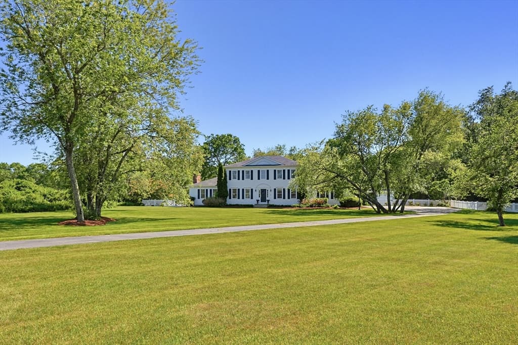 523 Old Westport Rd, Dartmouth MA 02747 photo 3