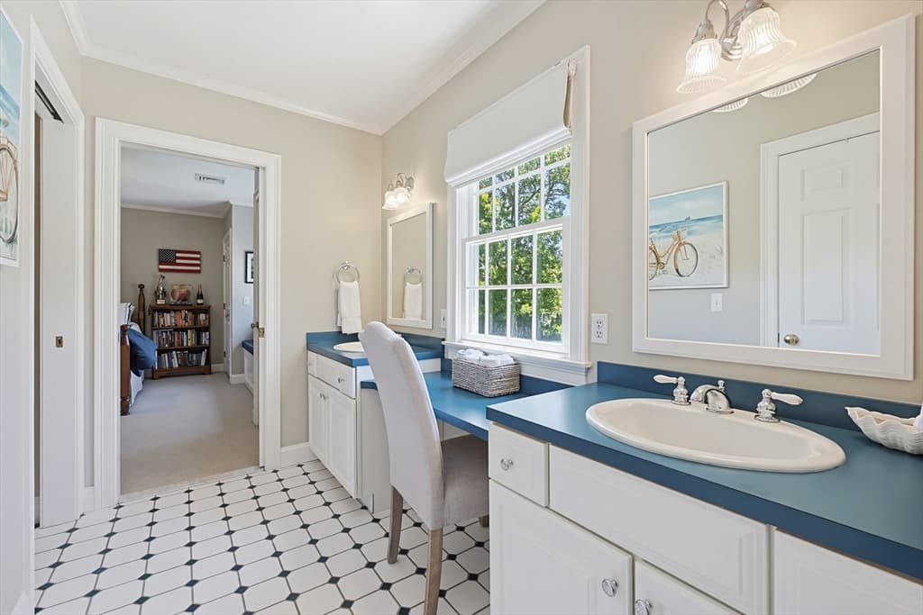 523 Old Westport Rd, Dartmouth MA 02747 photo 34