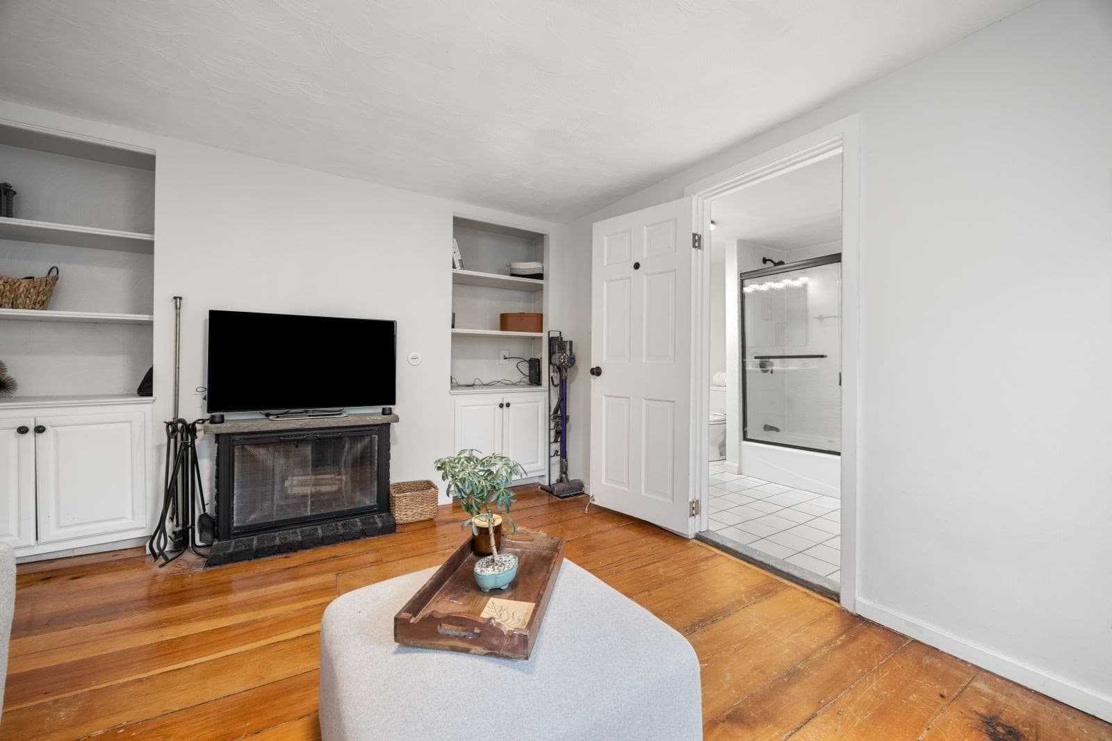 Single Family Residence at 4 Mead Street Ct, Boston MA 02129, photo 13 of 31