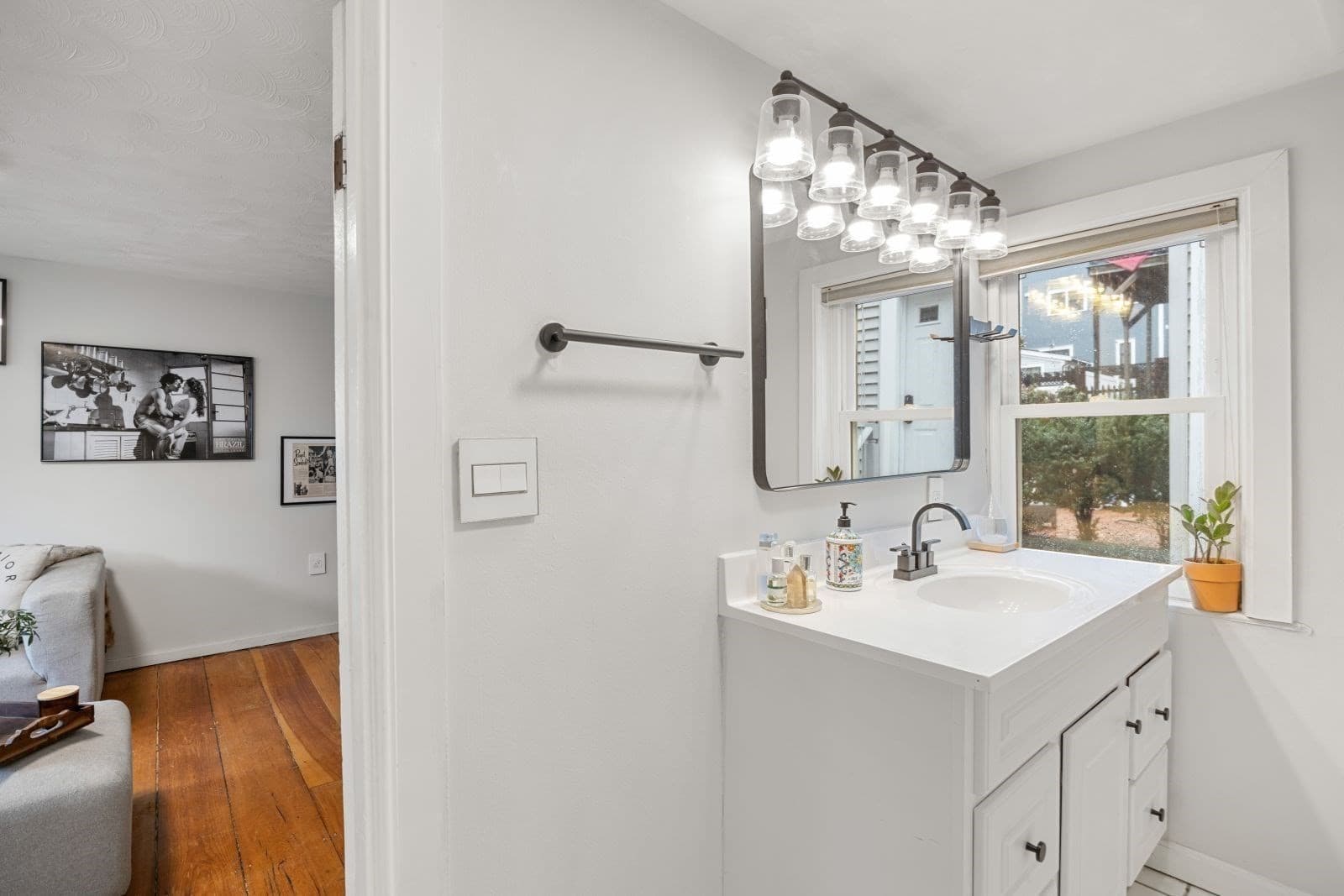Single Family Residence at 4 Mead Street Ct, Boston MA 02129, photo 14 of 31