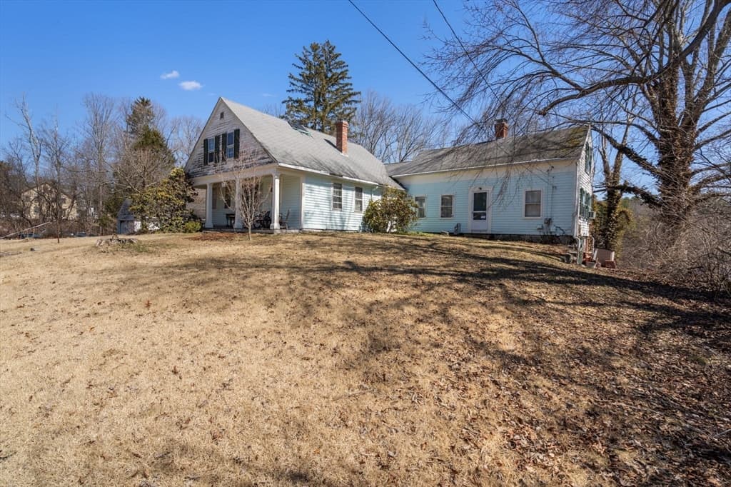 Single Family Residence at 17 N Main St, Upton MA 01568, Upton, photo 2 of 16